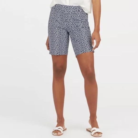 New Spanx navy painted dot sunshine shorts 10” Bermuda - Picture 2 of 10